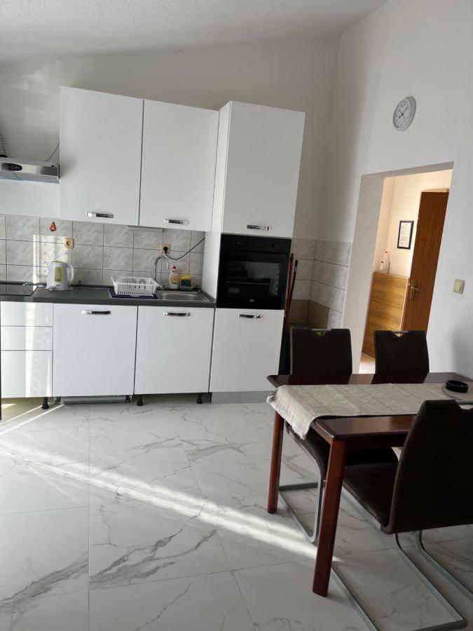 Apartmani Zvijezda Рогозница Екстериор снимка