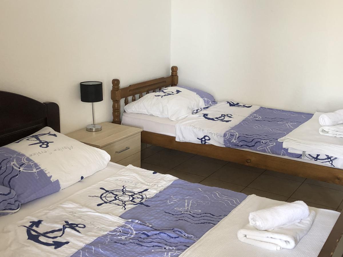 Apartmani Zvijezda Рогозница Екстериор снимка