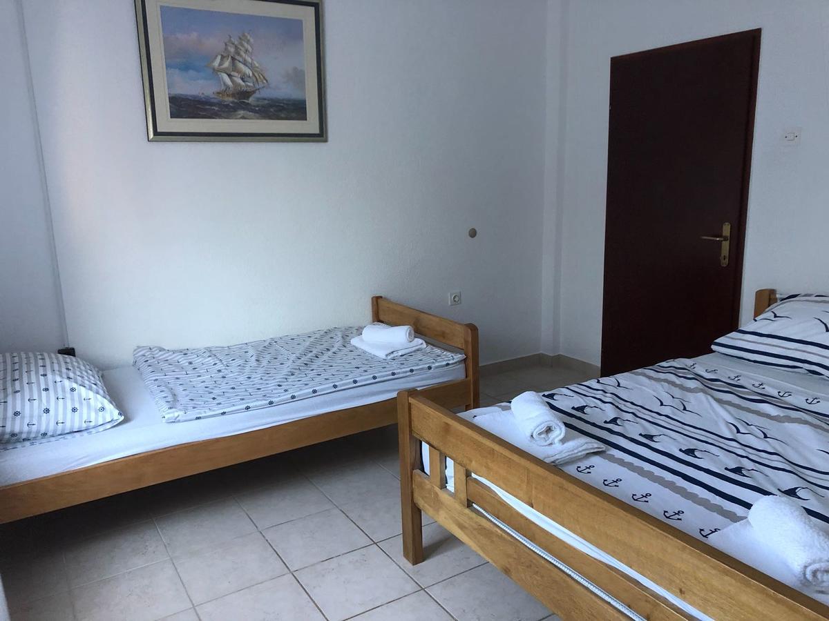 Apartmani Zvijezda Рогозница Екстериор снимка